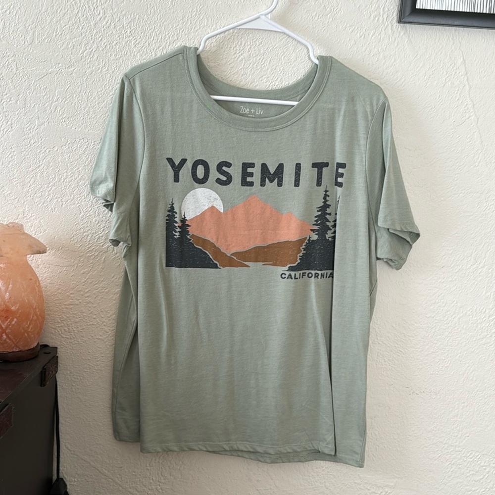 Women’s Graphic Tee